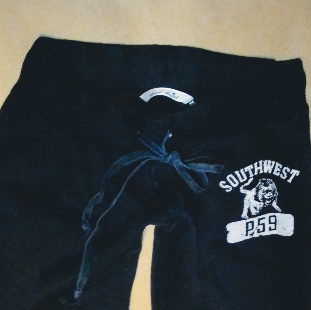 Derek Heart black capri sweatpants